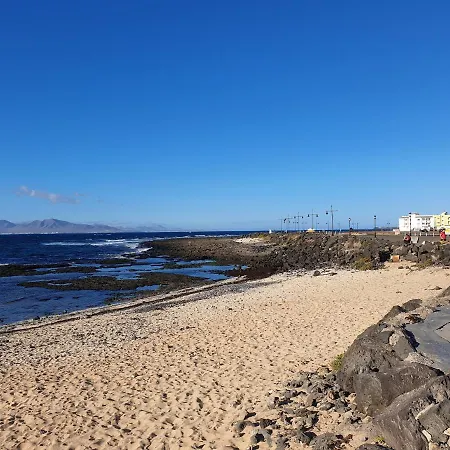 Cozy Near The Ocean דירה *